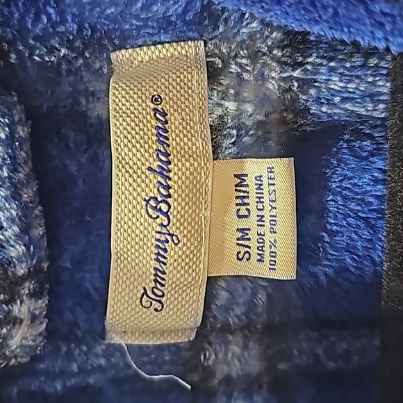 Tommy Bahama Bathrobe - Picture 2 of 7